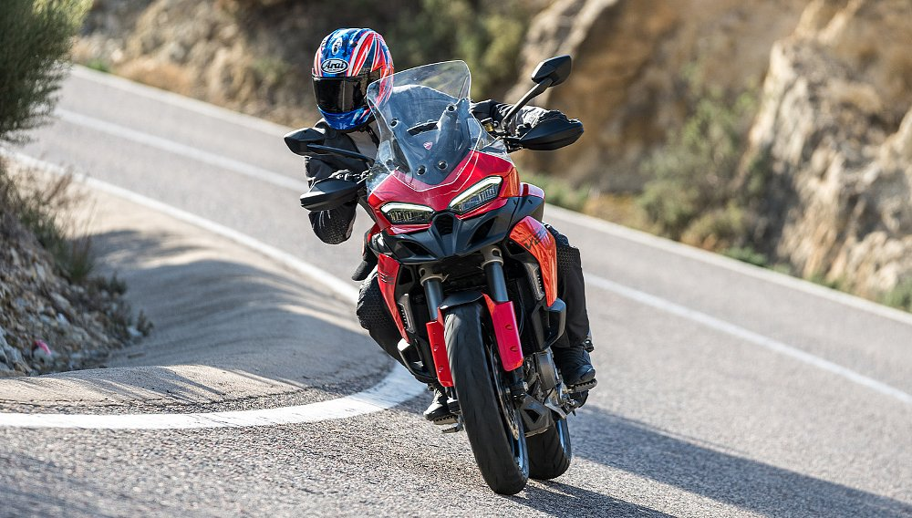 Ducati की नई सुपरबाइक Panigale V4 S 2025: डिज़ाइन, इंजन और फीचर्स की पूरी जानकारी!